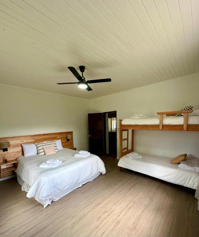 Chalet zona Norte con salida al lago "La Casona"