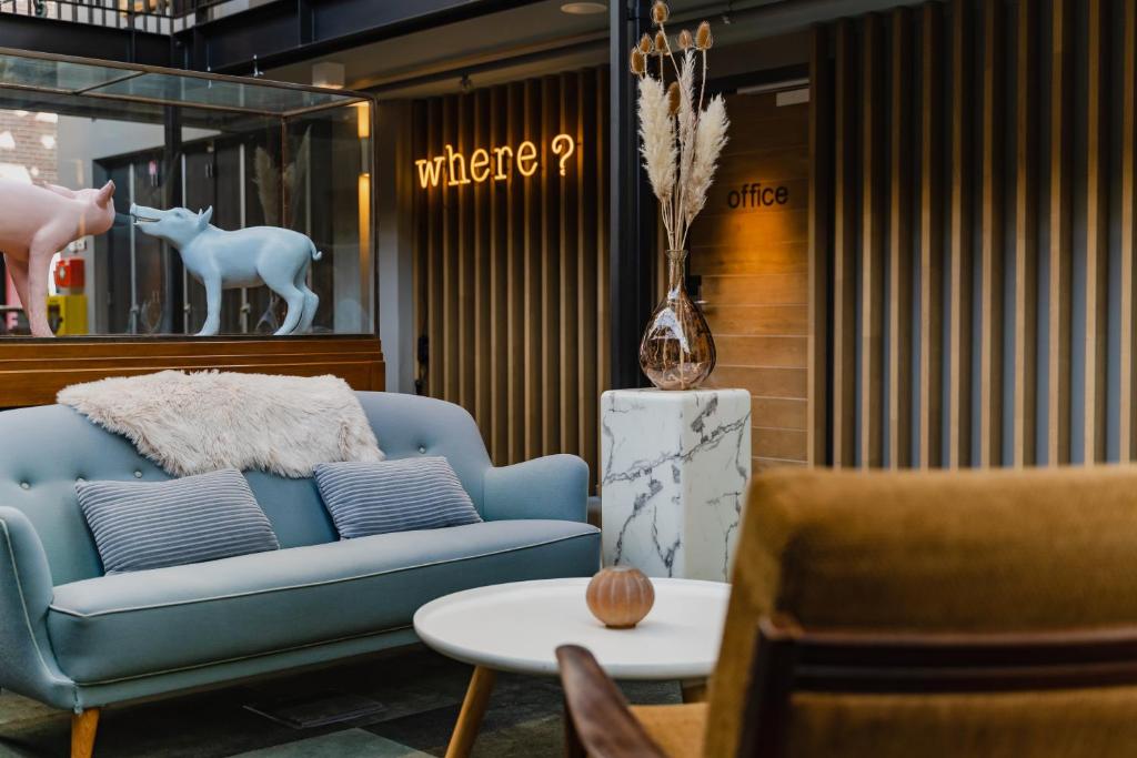 Hotel De Hallen - Resim 40