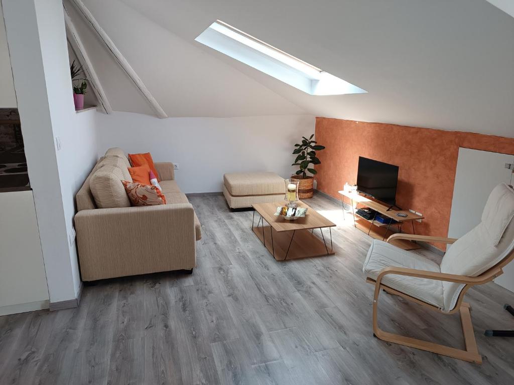ATH Airport, Loft in Painia photo