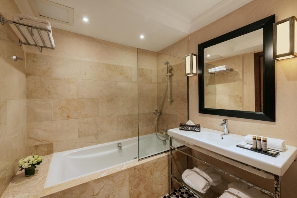 Koupelna v ubytování Hivernage Hotel & Spa
