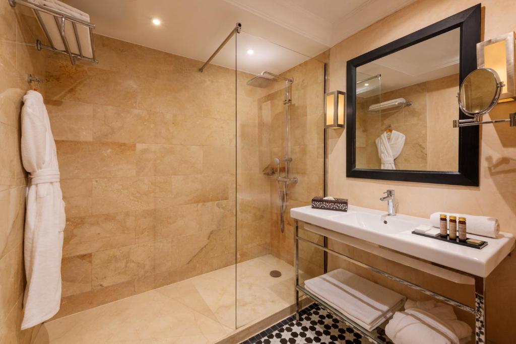 Koupelna v ubytování Hivernage Hotel & Spa