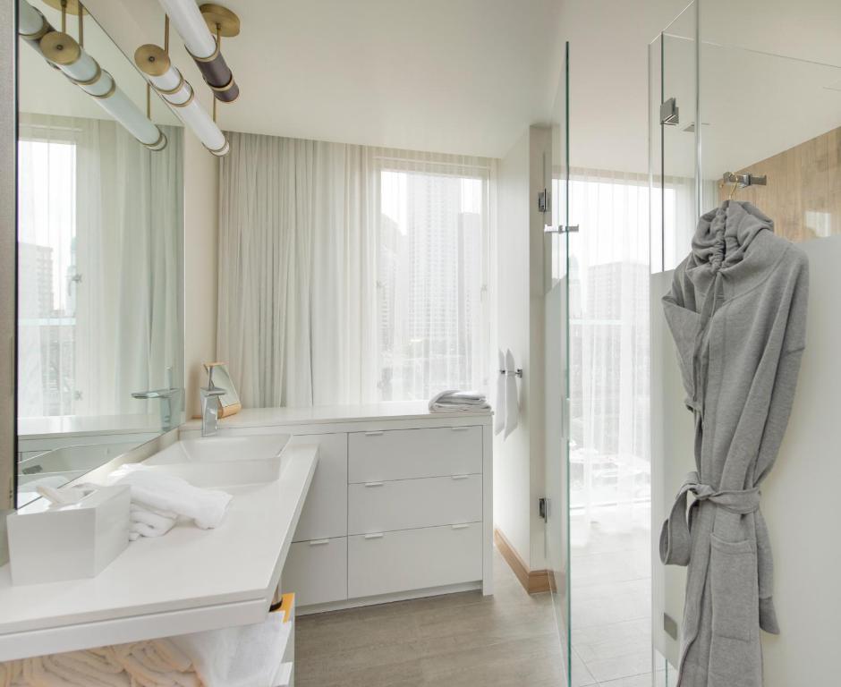 The Envoy Hotel, Autograph Collection - 