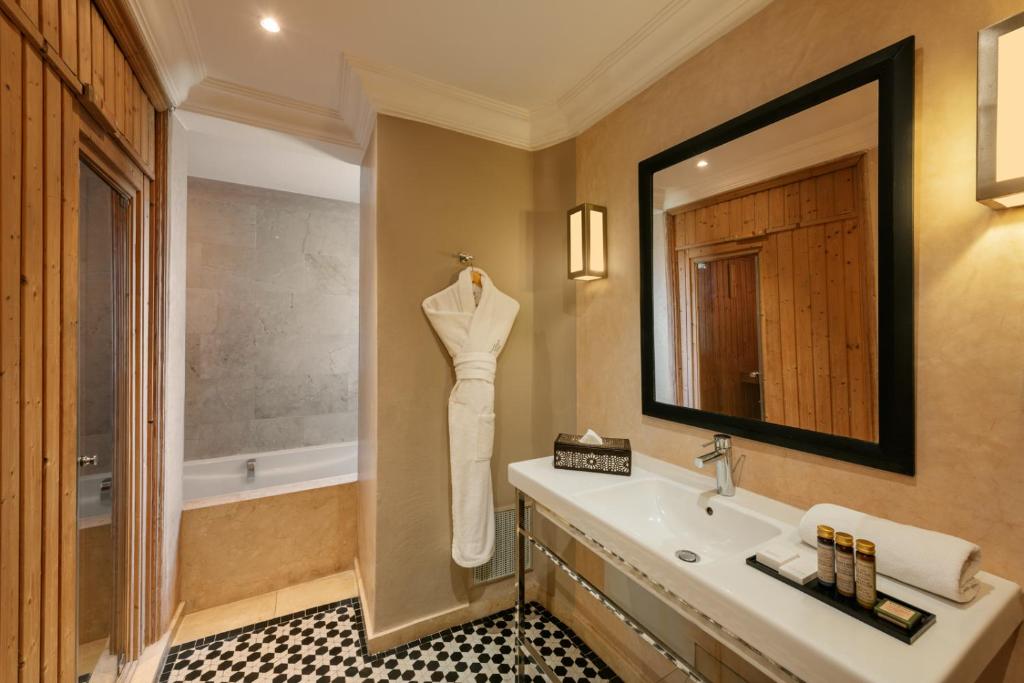 Koupelna v ubytování Hivernage Hotel & Spa