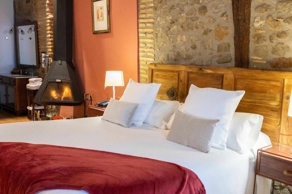 Hotel La Freixera - Habitación Doble Deluxe Con Chimenea Y Arco