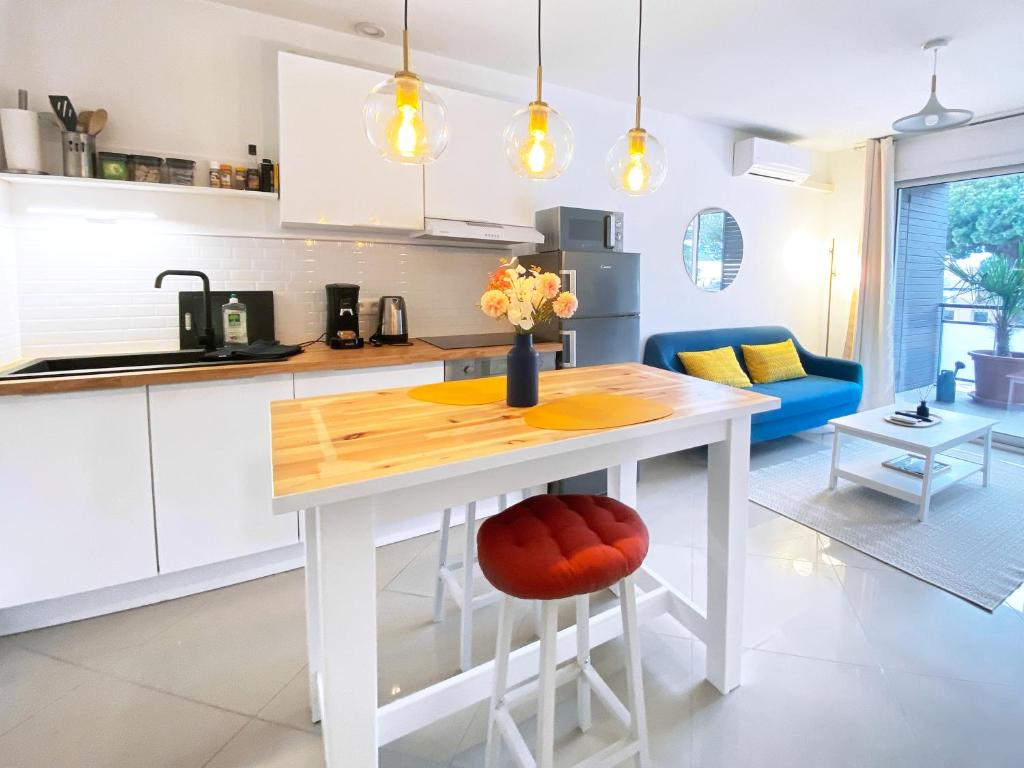 Photo de la galerie de l'établissement Petit Nid Douillet de Gruissan à 200m de la Plage, à Gruissan