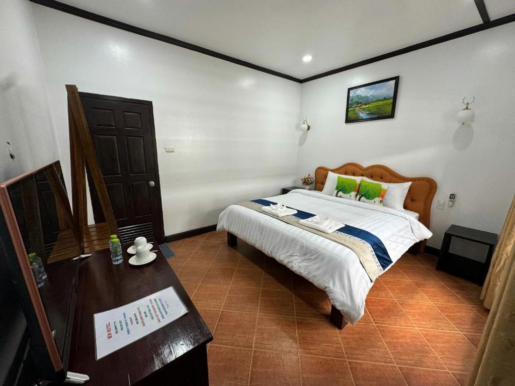 Win Hotel - Deluxe Double Room