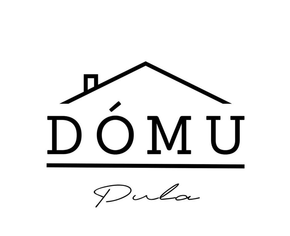 Un certificado, premio, letrero u otro documento en DòMu