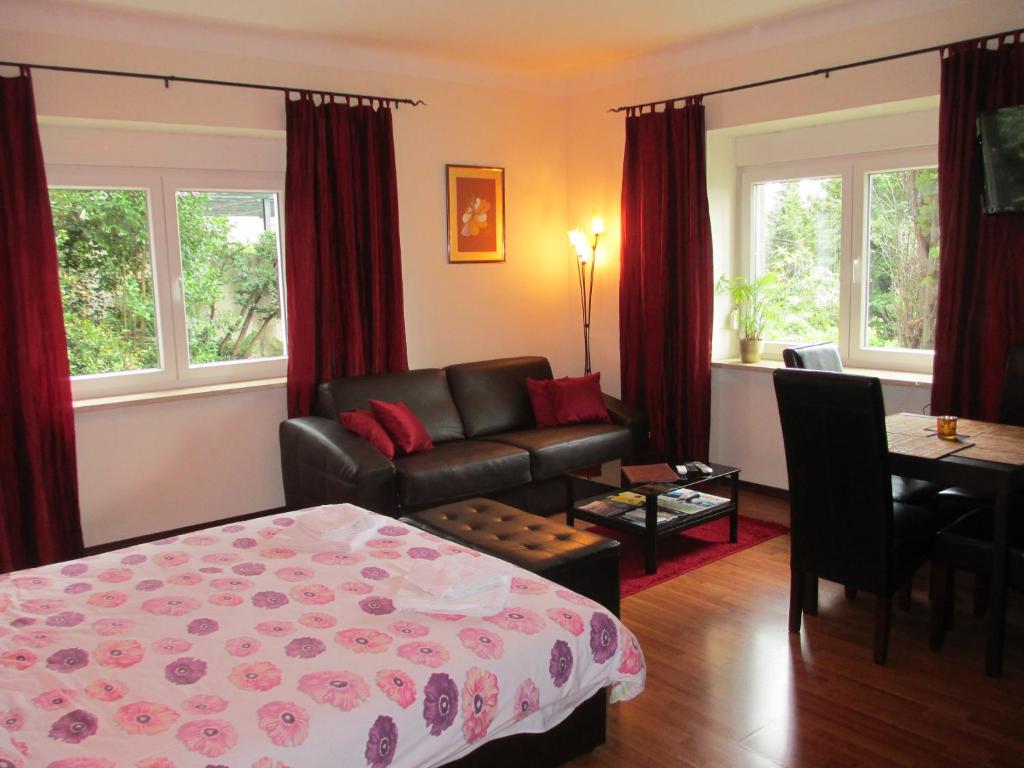 Postel nebo postele na pokoji v ubytování Apartment Villa Edmea