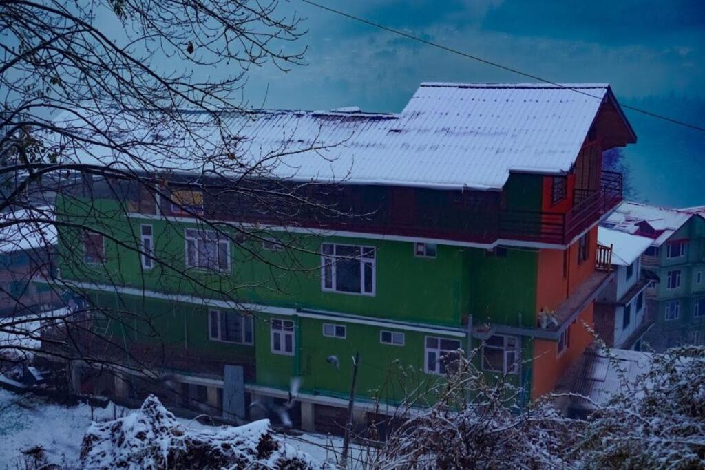 Leela Home - Full Mountain View v zimě