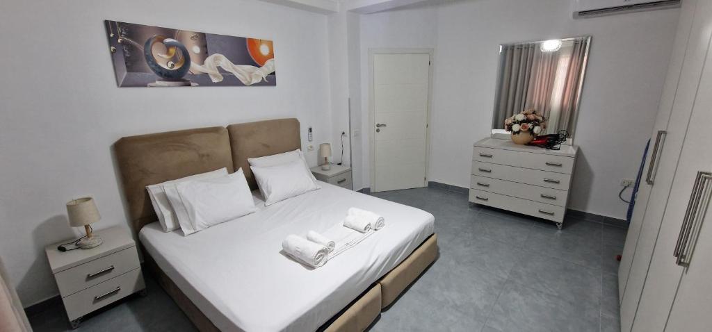 Postel nebo postele na pokoji v ubytování Apartment rent Elbasan city center 1