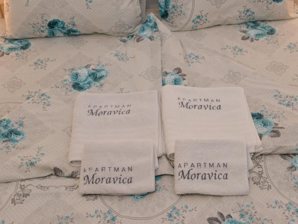Voodi või voodid majutusasutuse Moravica toas