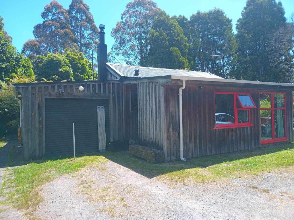 Cottage and geothermal pool by lake Taupo - Resim 8