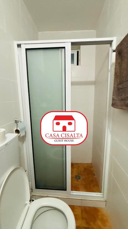 Koupelna v ubytování Casa Cisalta N3 - Quarto 5mn CENTER CITY