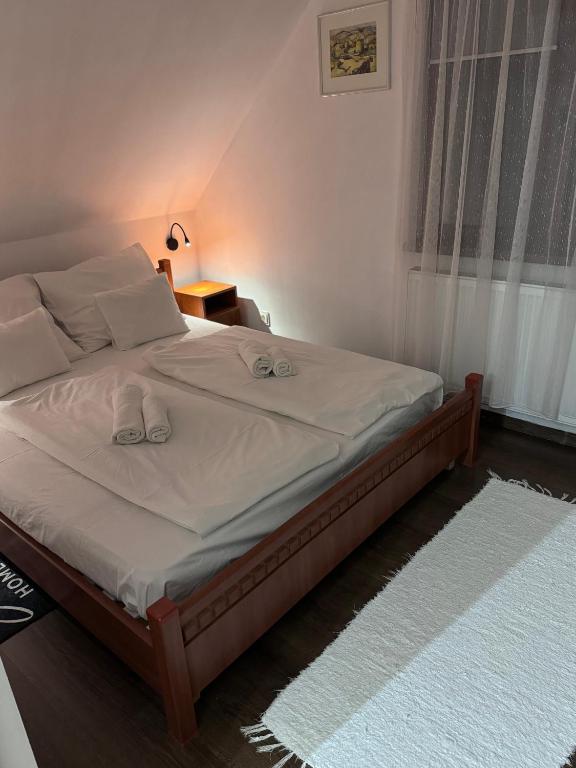 Postel nebo postele na pokoji v ubytování Monica