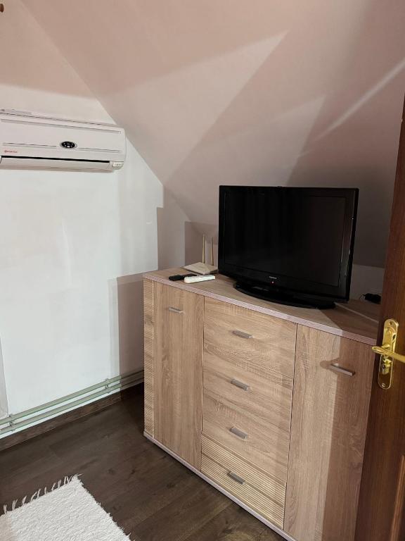 TV a/nebo společenská místnost v ubytování Monica