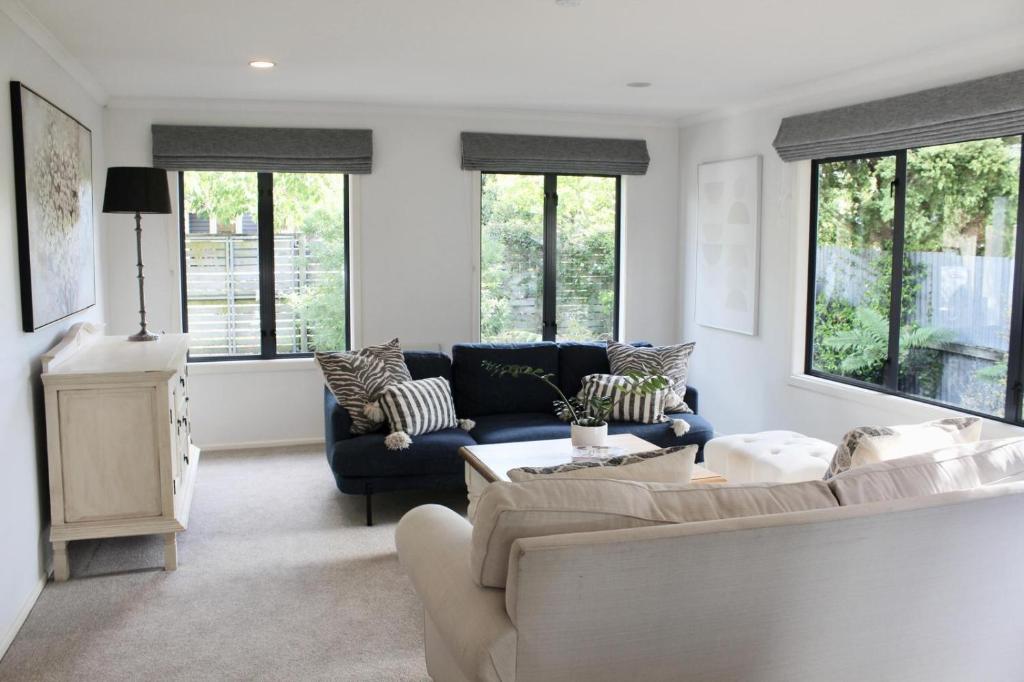 5-min walk to Village - Havelock North Holiday Home with Spa Pool - Resim 18