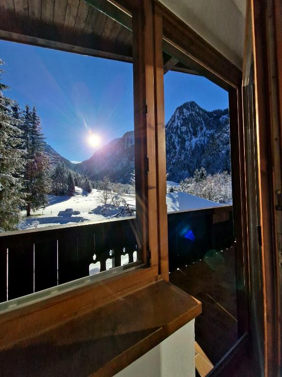 Nespecifikovaný výhled na hory nebo výhled na hory při pohledu z hotelu