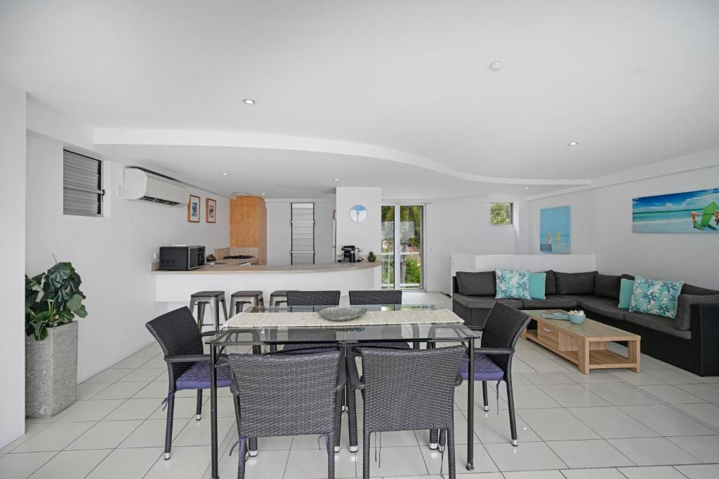 Kuchyň nebo kuchyňský kout v ubytování Ocean View Villas