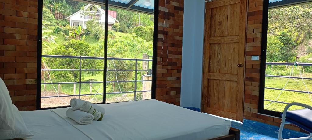 Balkón nebo terasa v ubytování Eco-HOTEL HOGAR EN LA MONTAÑA HOME SWEET HOME