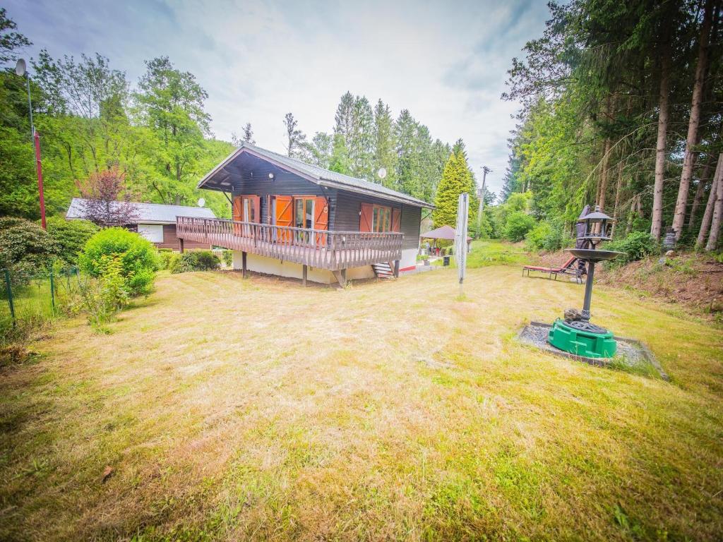 Zahrada ubytování Chalet in Rendeux with BBQ Terrace