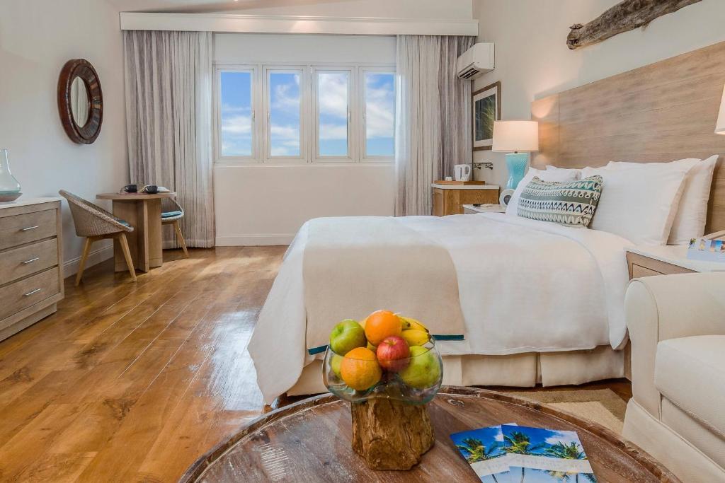 Posezení v ubytování Waves Resort & Spa, Barbados, An Autograph Collection All-Inclusive Resort