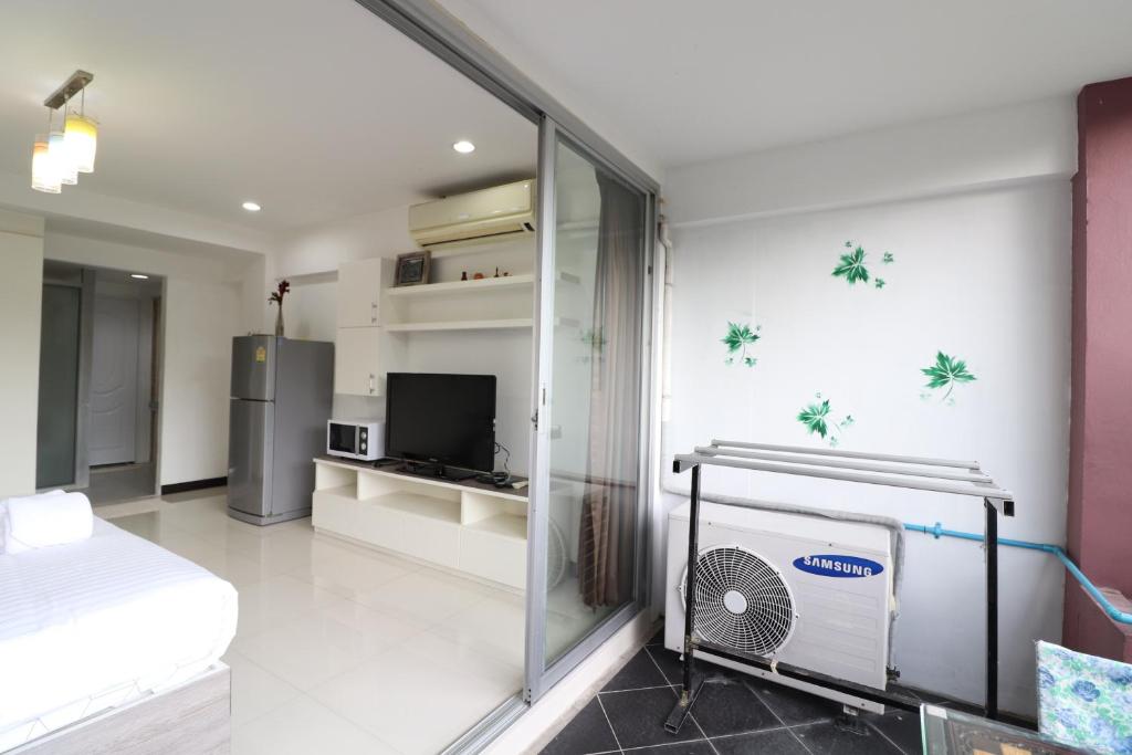 Baan Sabai Rama IV Apartment - Studio Apartment With King Bed