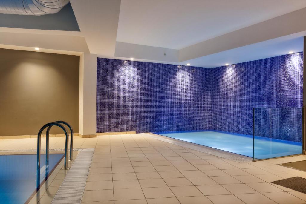 The swimming pool at or close to Fraser Place Antasya Istanbul