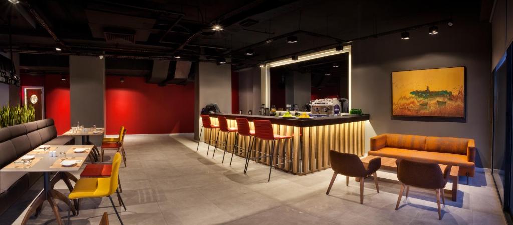 A seating area at Fraser Place Antasya Istanbul