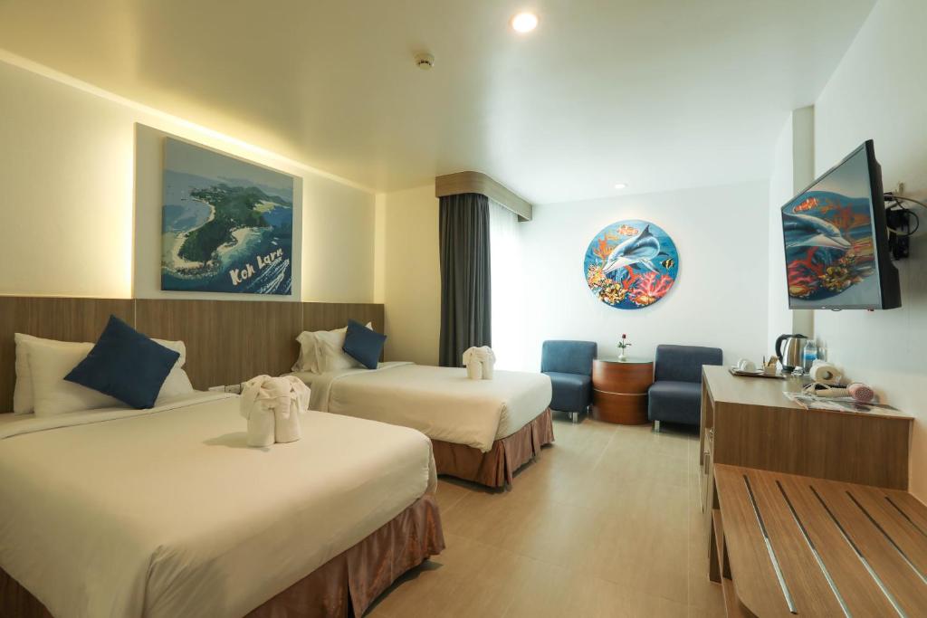 Flipper House Hotel - SHA Extra Plus - Superior Twin Room
