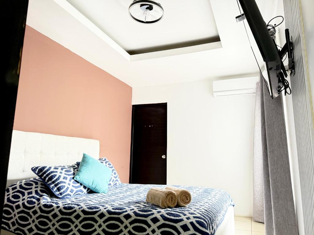 Postel nebo postele na pokoji v ubytování Casa Matiza, 7 min SJO airport, free parking, AC