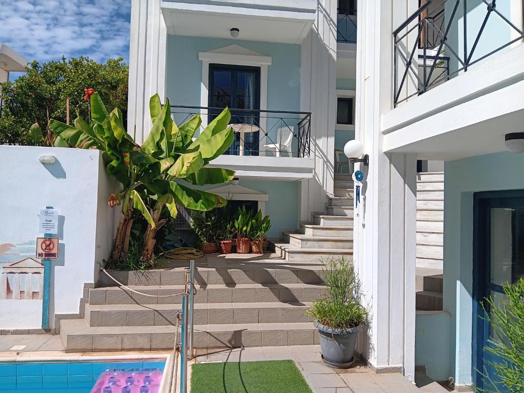 Bazén v ubytovaní Studio in AgiaPelagia for 3 pers - Crete alebo v jeho blízkosti