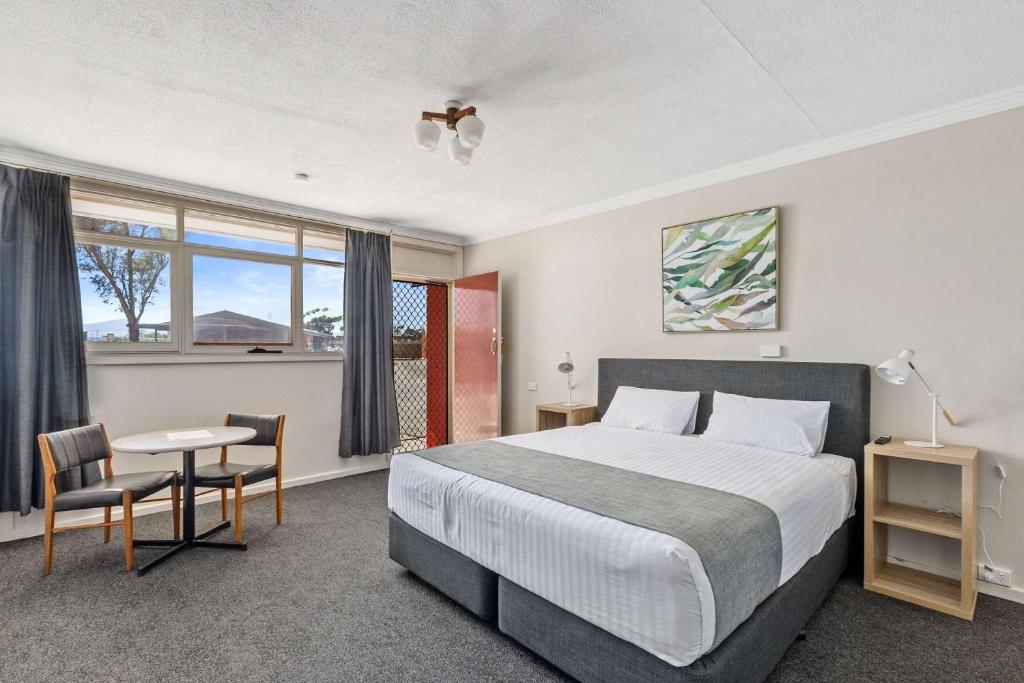 Postel nebo postele na pokoji v ubytování Econo Lodge Port Augusta