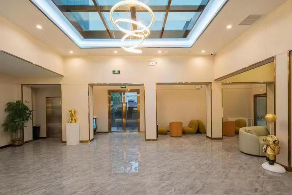 لابی و فضای عمومی Dequan Luxury Jingguang Hotel, near Guomao CBD - تصویر ۵