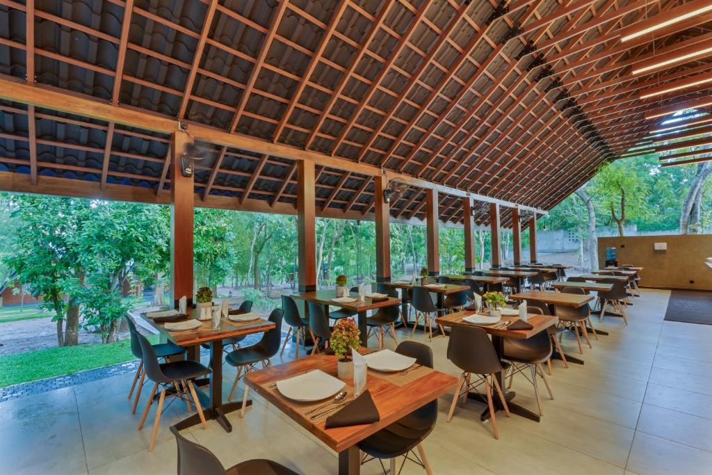 Restaurace v ubytování Siyambala Resort - Udawalawa