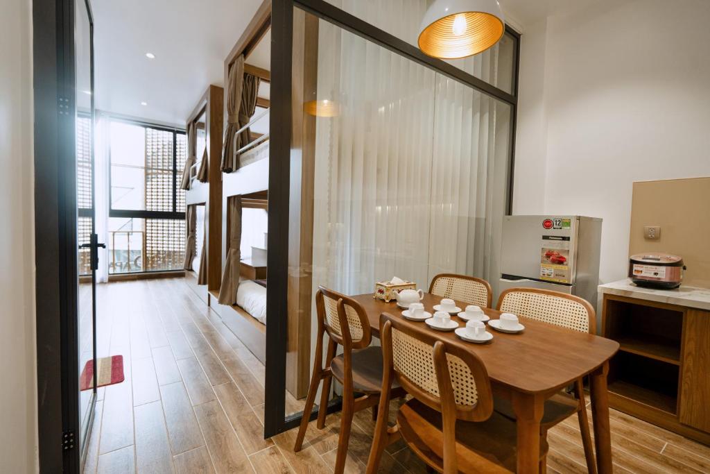 Fotografie z fotogalerie ubytování L'Universo Premium Apartment v destinaci Ấp Kim Thạch