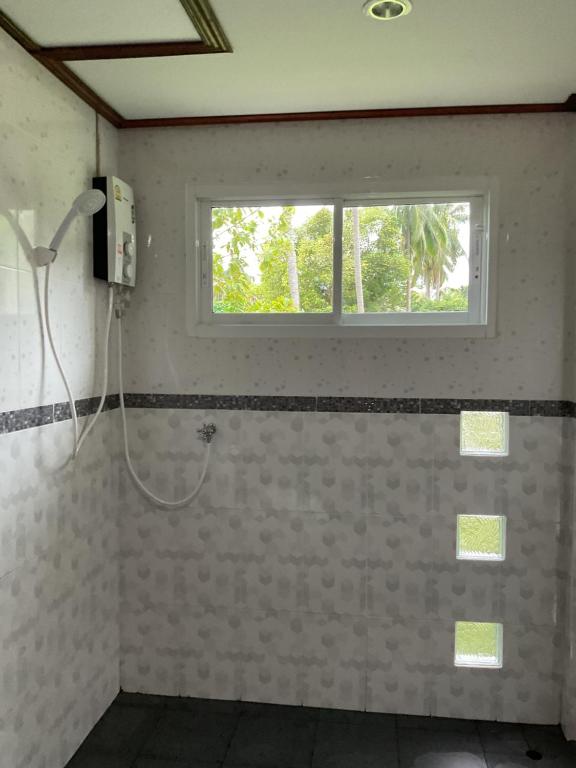 Kohjum Freedom Resort - 3