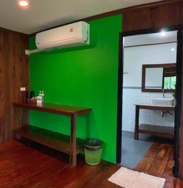 Kohjum Freedom Resort - 4