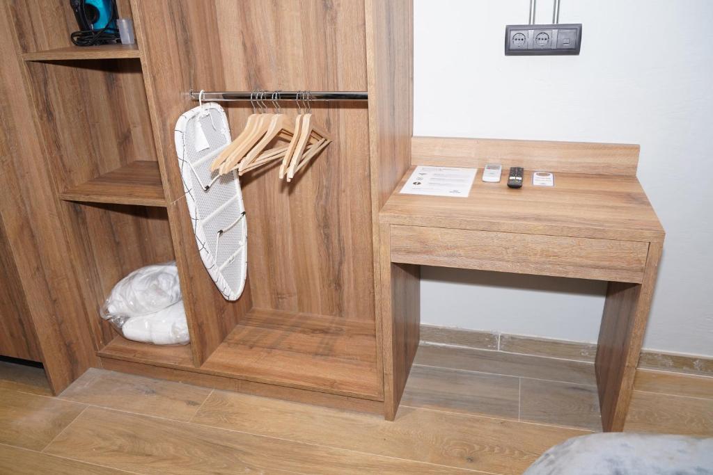 Monturiol Apartaments - 8