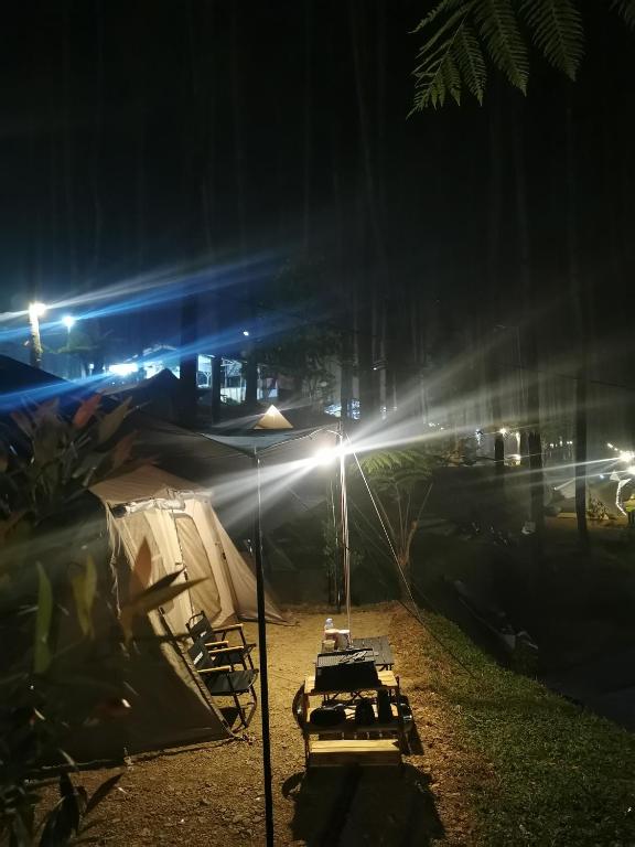 Fotografie z fotogalerie ubytování corak alam glamping v destinaci Tangkubanperahu