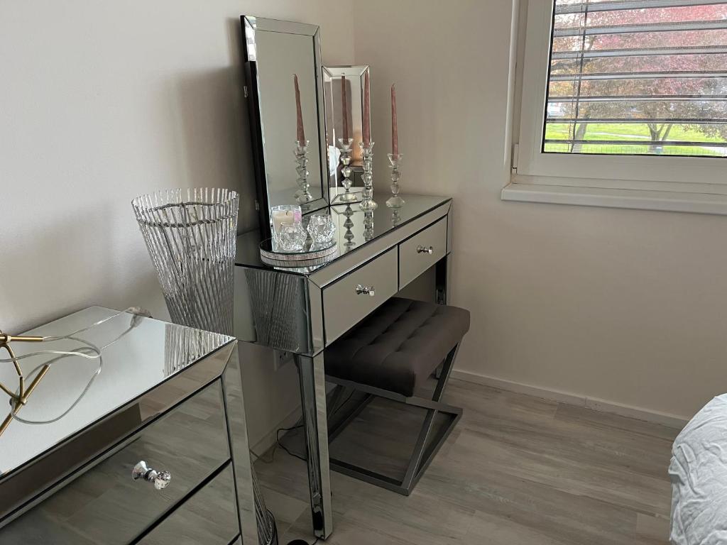 Fotografie z fotogalerie ubytování Modern apartment close to Tram and Airport, free parking v Praze
