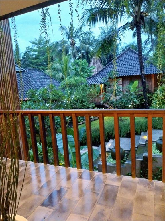 Balkón nebo terasa v ubytování RUMAH KAYU RESORT