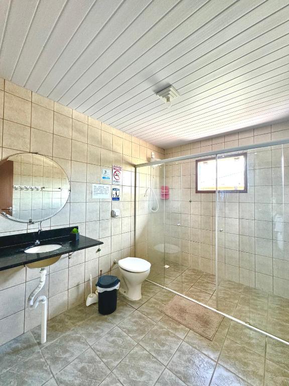 Koupelna v ubytování Quarto em Florianópolis