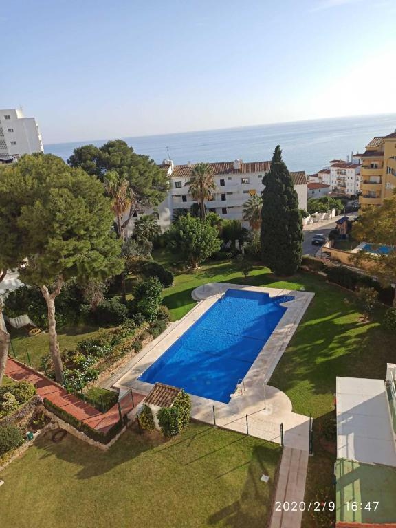 Bazén v ubytování Torre San Francisco Sun & Beach Benalmadena nebo v jeho okolí