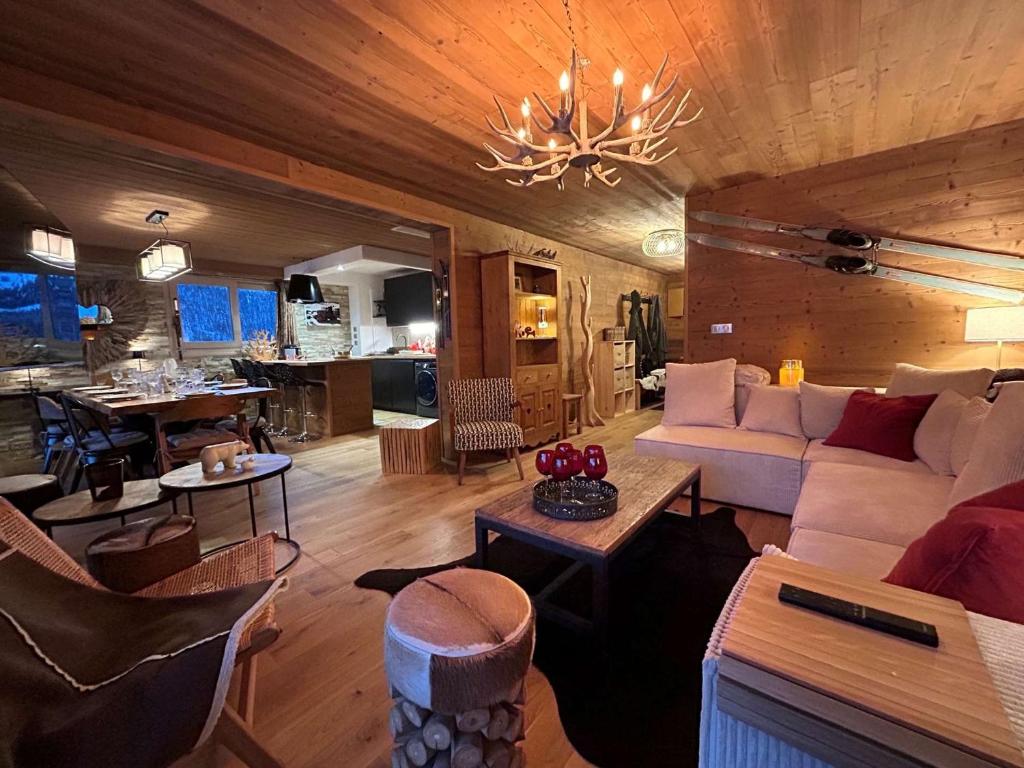 Photo de la galerie de l'établissement Grand appartement contemporain 10 pers, proche pistes et centre, ascenseur et Wifi inclus - FR-1-180-636, à Les Allues