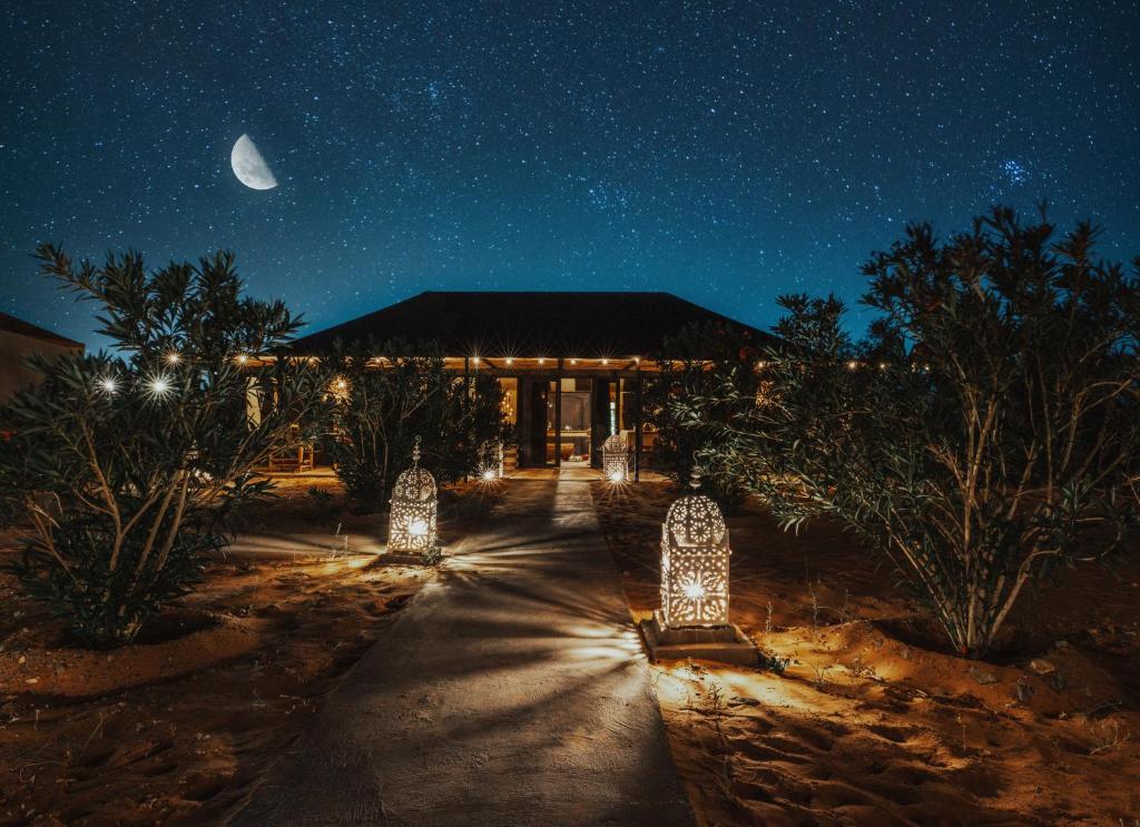 Zahrada ubytování Tassili Luxury Desert Camp