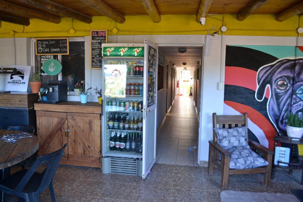Lounge nebo bar v ubytování Hostel Bar Valle de Potrerillos