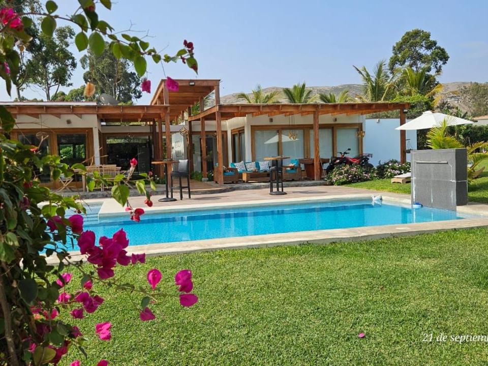 Πισίνα στο ή κοντά στο Alquiler Casa de Campo Asia Cañete