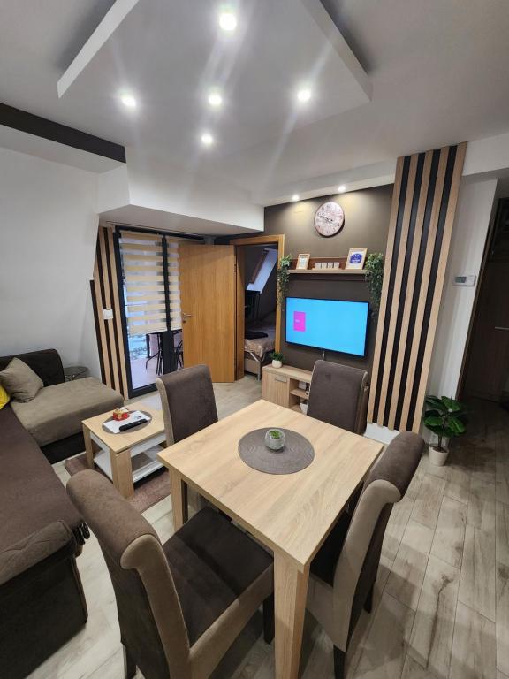Area soggiorno di Apartman Planinski san Divčibare
