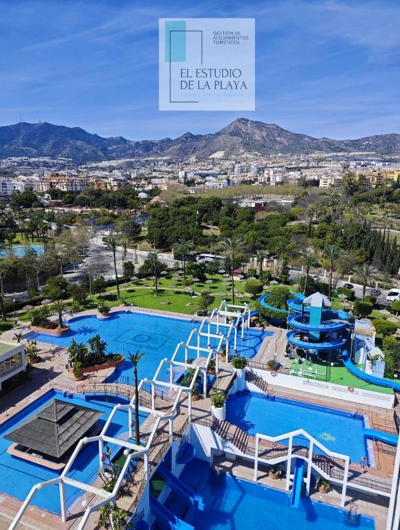 The swimming pool at or close to EL ESTUDIO DE LA PLAYA BENALBEACH Vistas al Mar