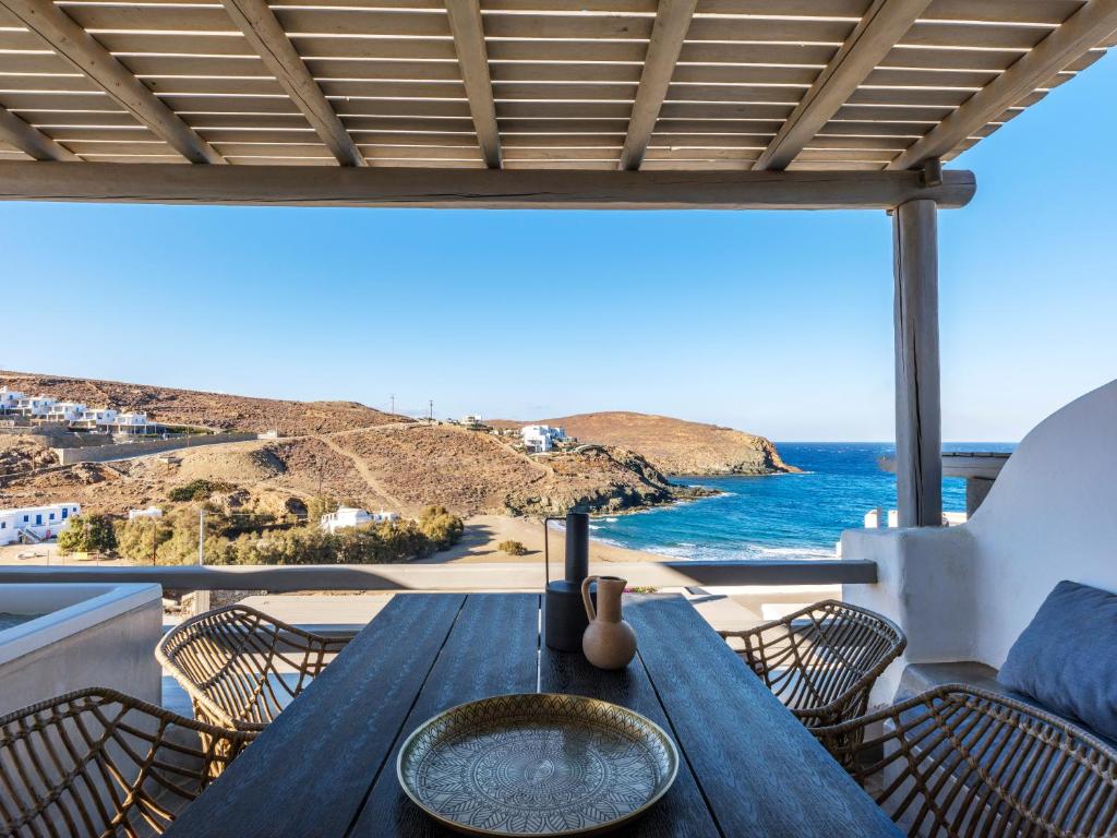 Mykonos Residence Villas & Suites Merchia Beach - 国王套房与海景